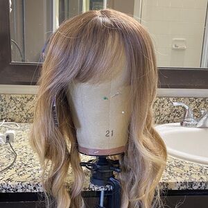 Queens choice dirty blonde wavy long hair wig